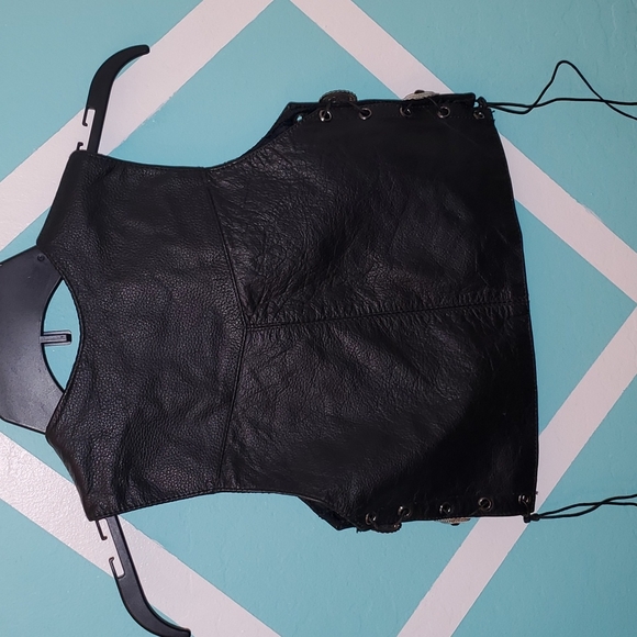 Dream Apparel Toddler Leather Vest with silver embellishments Size Large - Picture 6 of 6